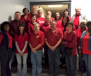 L'équipe de Tyler Pipe participe à la campagne « National Wear Red Day » (journée « Portez du rouge »)