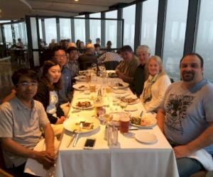 Les membres de l’équipe de Tyler Xianxian visitent Bibby-Ste-Croix à Québec.